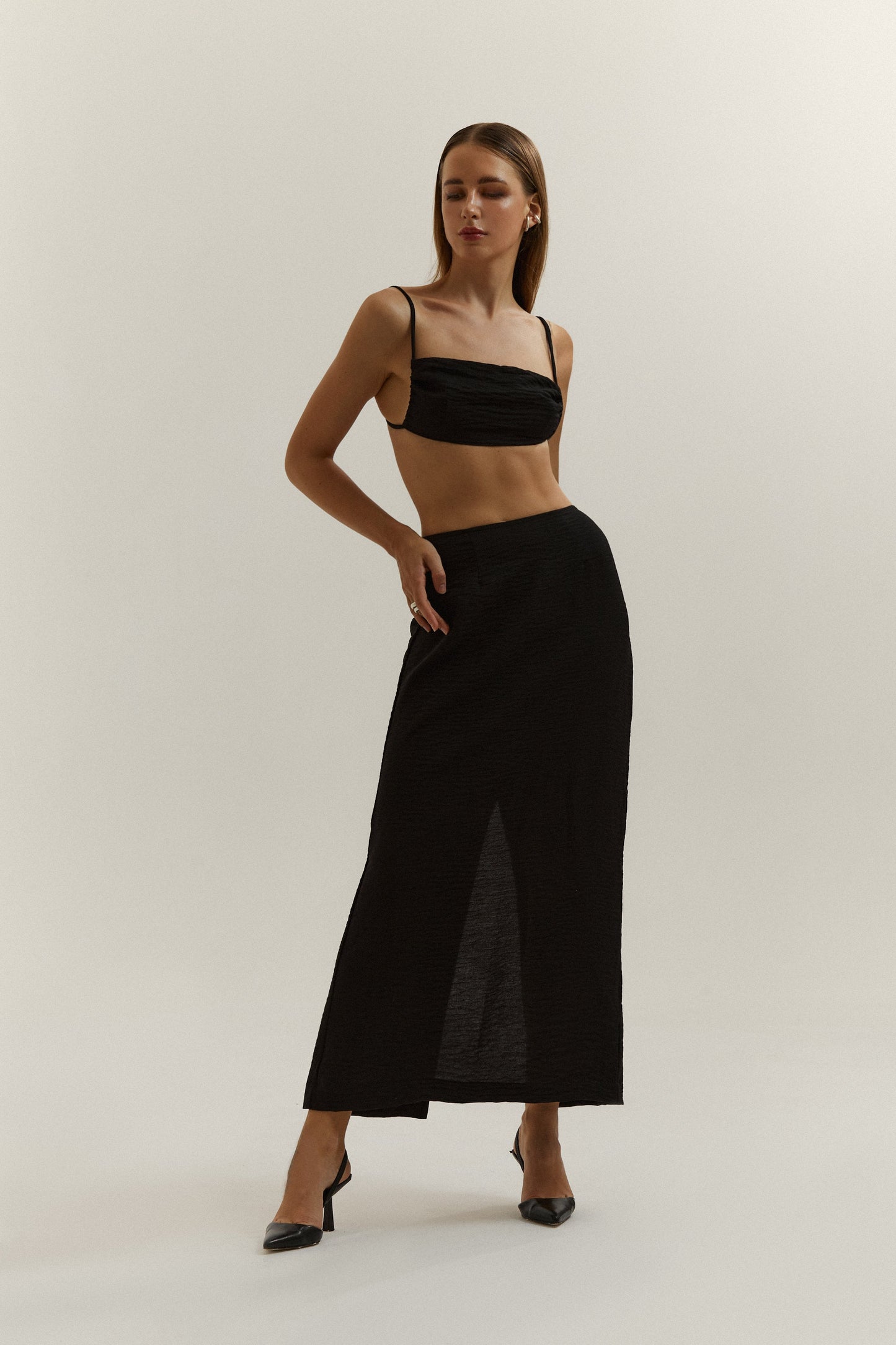 Black linen maxi skirt (for rent)