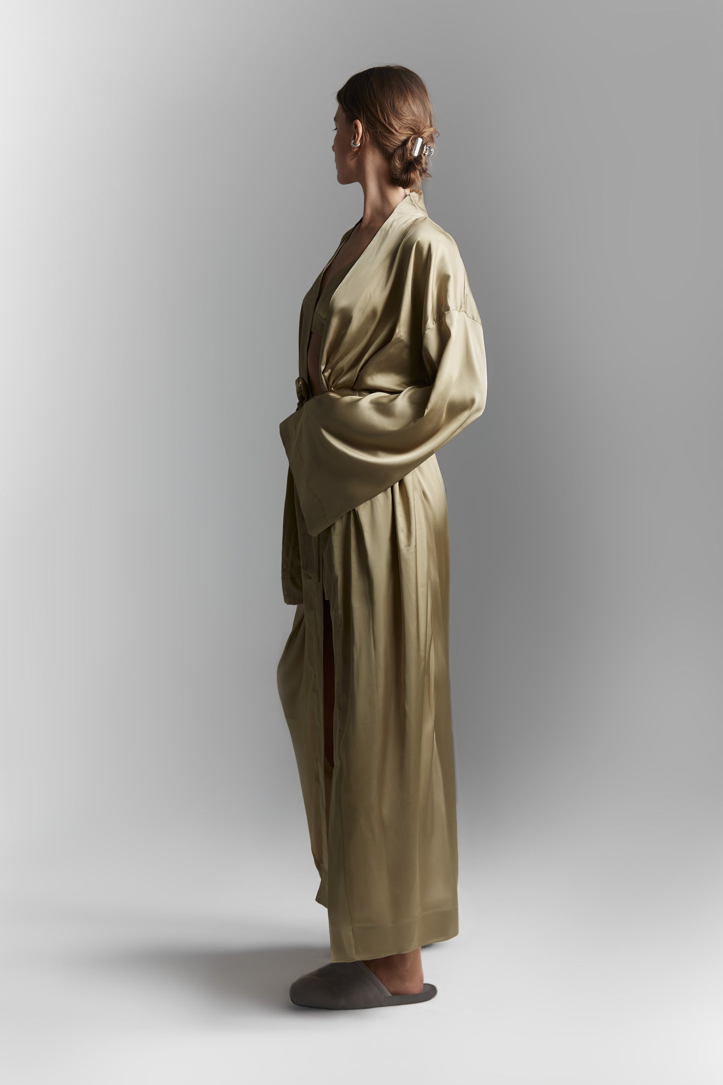 Long silk olive kimono